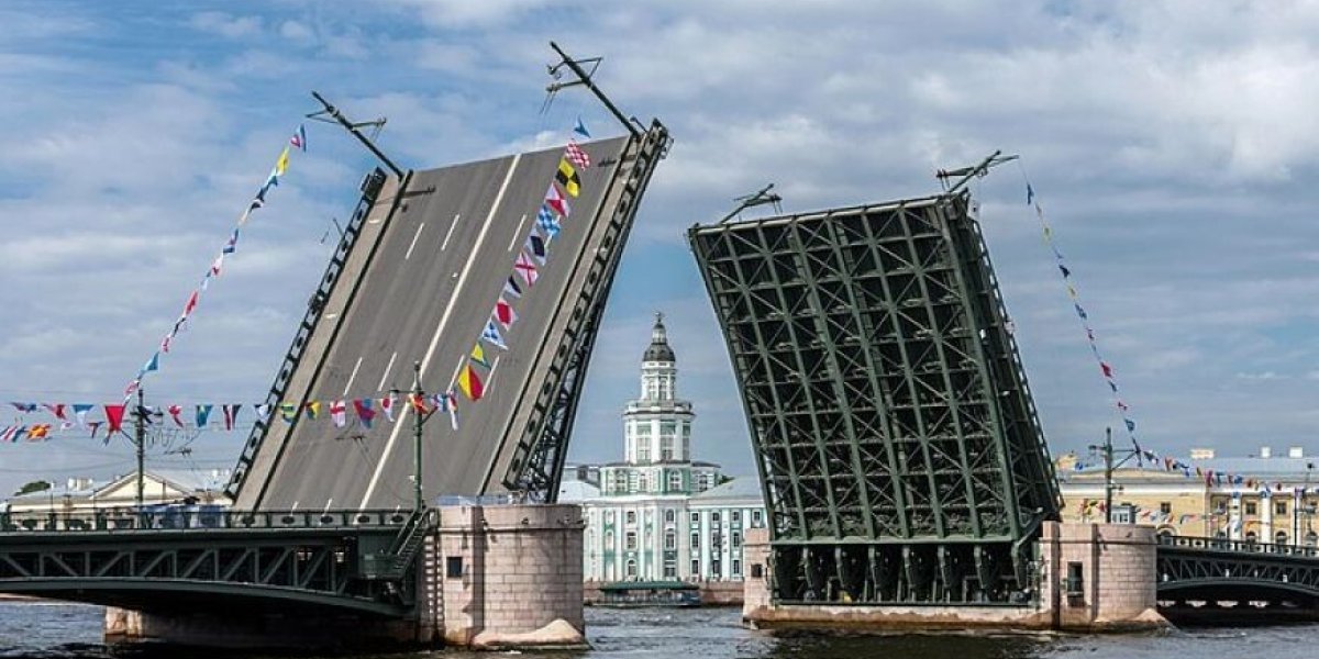 Химический запах в Петербурге: город накрыло смогом Химический запах в Петербурге: город накрыло смогом