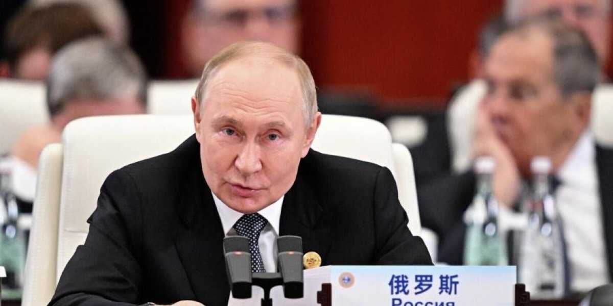 «Либо мы вам голову отвернем, либо вы нам»: Путин раскрыл жесткие детали о мире с Киевом «Либо мы вам голову отвернем, либо вы нам»: Путин раскрыл жесткие детали о мире с Киевом