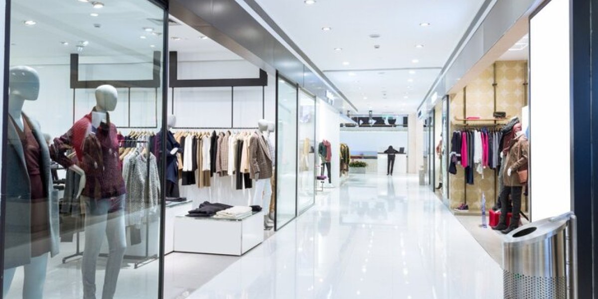 Возвращение гигантов: почему Zara и Uniqlo готовятся к рестарту в России