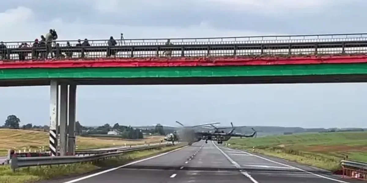 Почему Лукашенко уговаривал Путина не проводить таких масштабных учений? И как там оказались американцы? Почему Лукашенко уговаривал Путина не проводить таких масштабных учений? И как там оказались американцы?