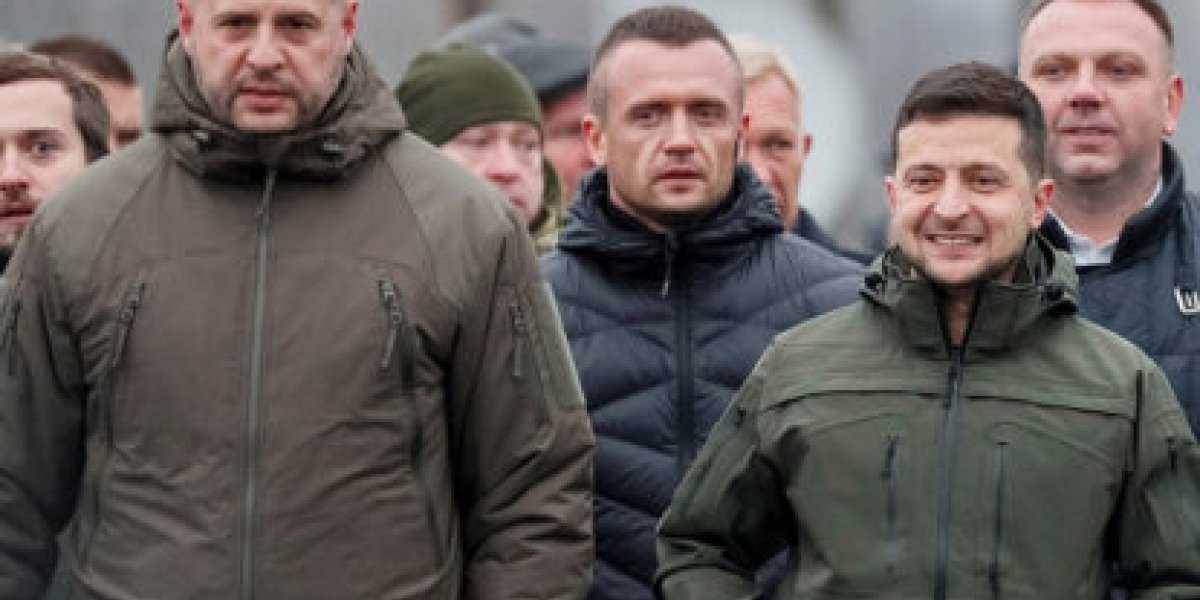 Вертолет с сотней миллиардов евро: Зеленский с Ермаком готовят побег Вертолет с сотней миллиардов евро: Зеленский с Ермаком готовят побег