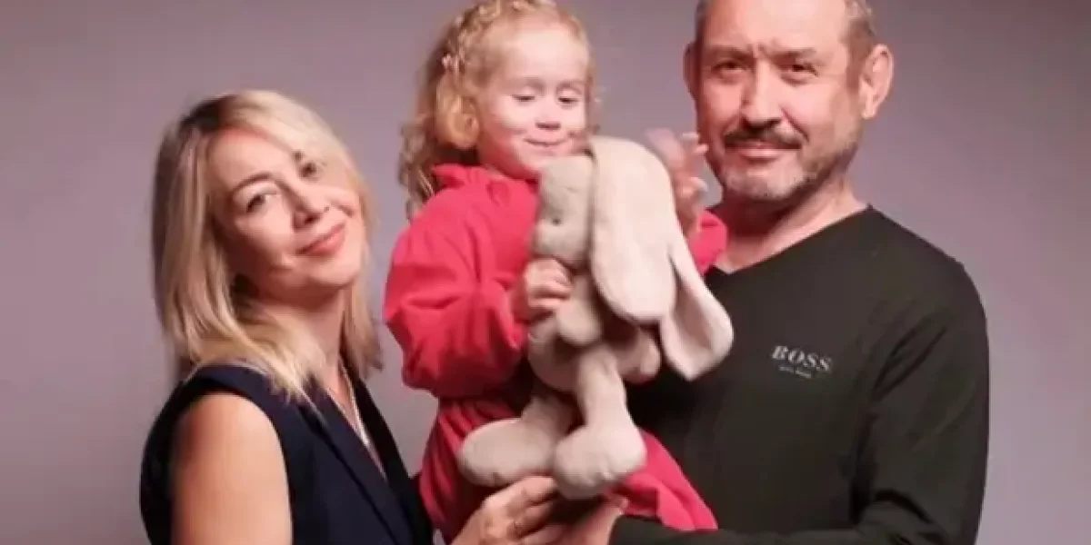 «Там невозможно заблудиться. Зато есть тайная дорога до Монголии». Что рассказал директор турбазы про Усольцевых «Там невозможно заблудиться. Зато есть тайная дорога до Монголии». Что рассказал директор турбазы про Усольцевых