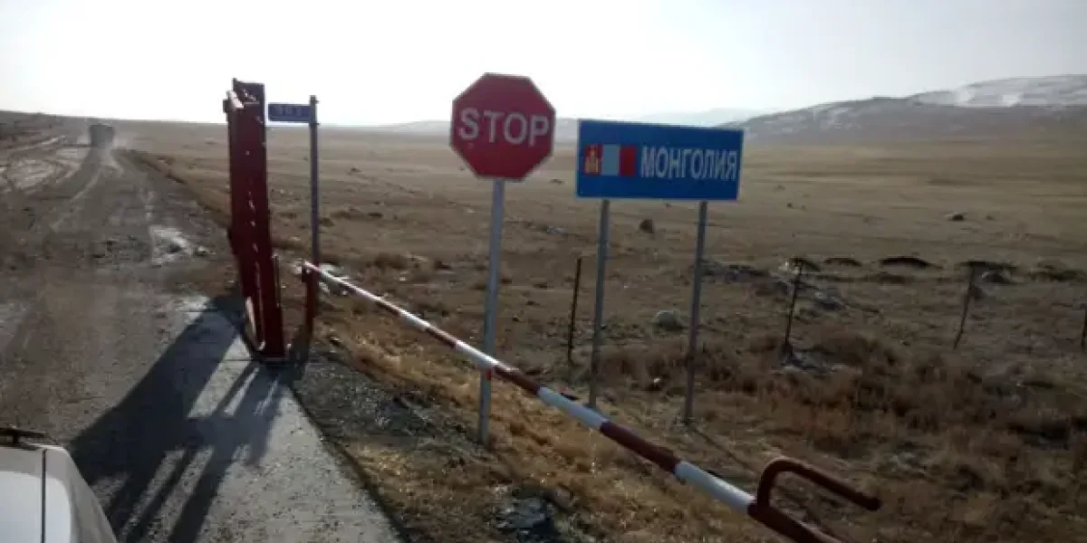 «Там невозможно заблудиться. Зато есть тайная дорога до Монголии». Что рассказал директор турбазы про Усольцевых «Там невозможно заблудиться. Зато есть тайная дорога до Монголии». Что рассказал директор турбазы про Усольцевых