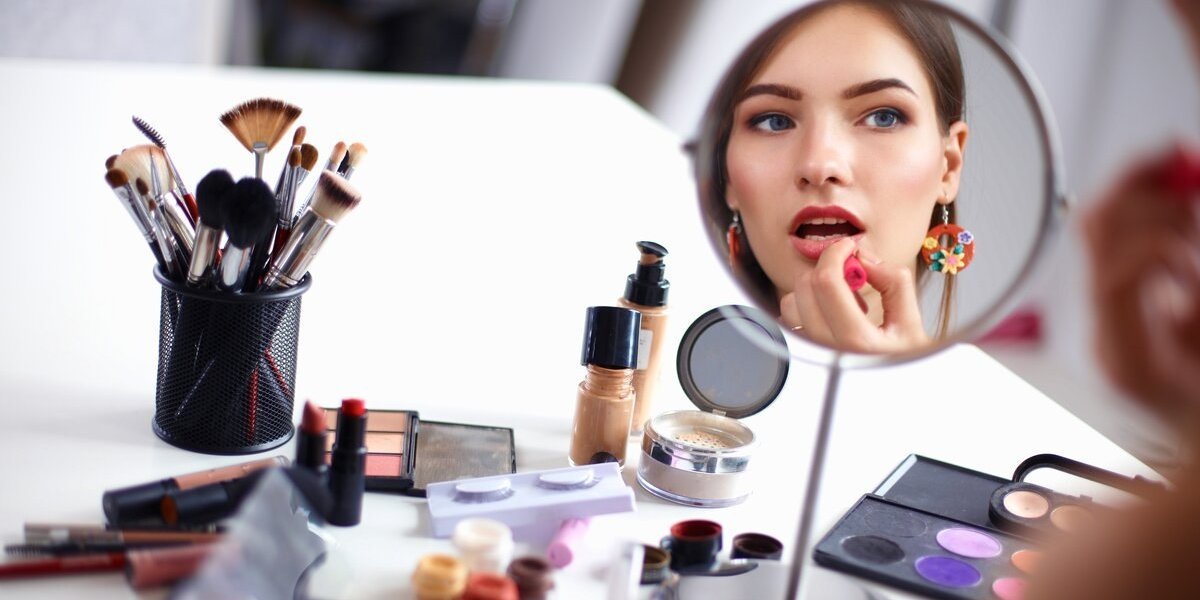 Косметика станет роскошью: почему россиянкам придется пересмотреть свои бьюти-привычки