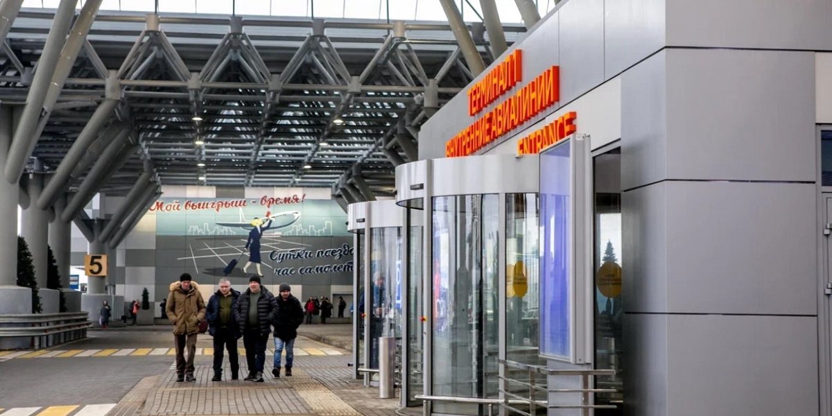 Беспилотная угроза в Уфе: Самолеты ушли на запасные аэродромы из-за ограничений