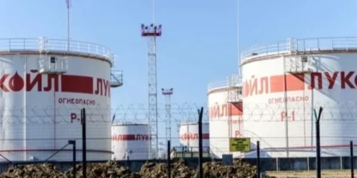 Нашлась компания, которая на корню заберёт весь бизнес Лукойла Нашлась компания, которая на корню заберёт весь бизнес Лукойла