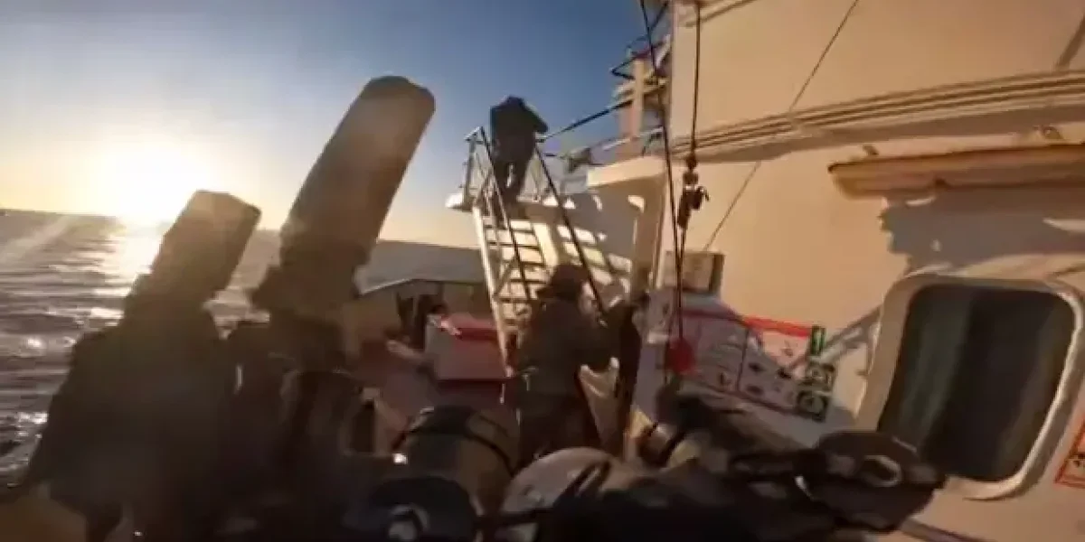 Финны повторили «трюк Трампа» на Балтике. Русское судно взято на абордаж Финны повторили «трюк Трампа» на Балтике. Русское судно взято на абордаж