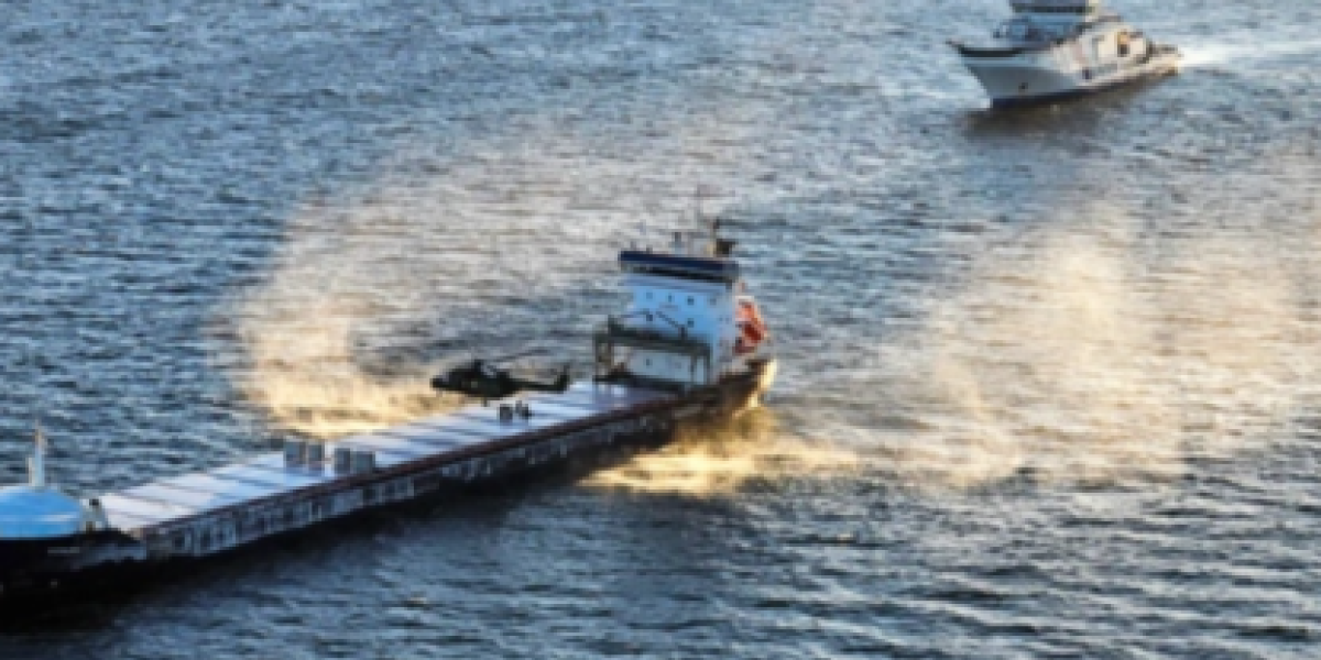 Вышедшее из России судно используют для устрашения финского населения Вышедшее из России судно используют для устрашения финского населения