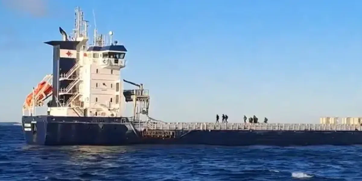 Финны повторили «трюк Трампа» на Балтике. Русское судно взято на абордаж Финны повторили «трюк Трампа» на Балтике. Русское судно взято на абордаж