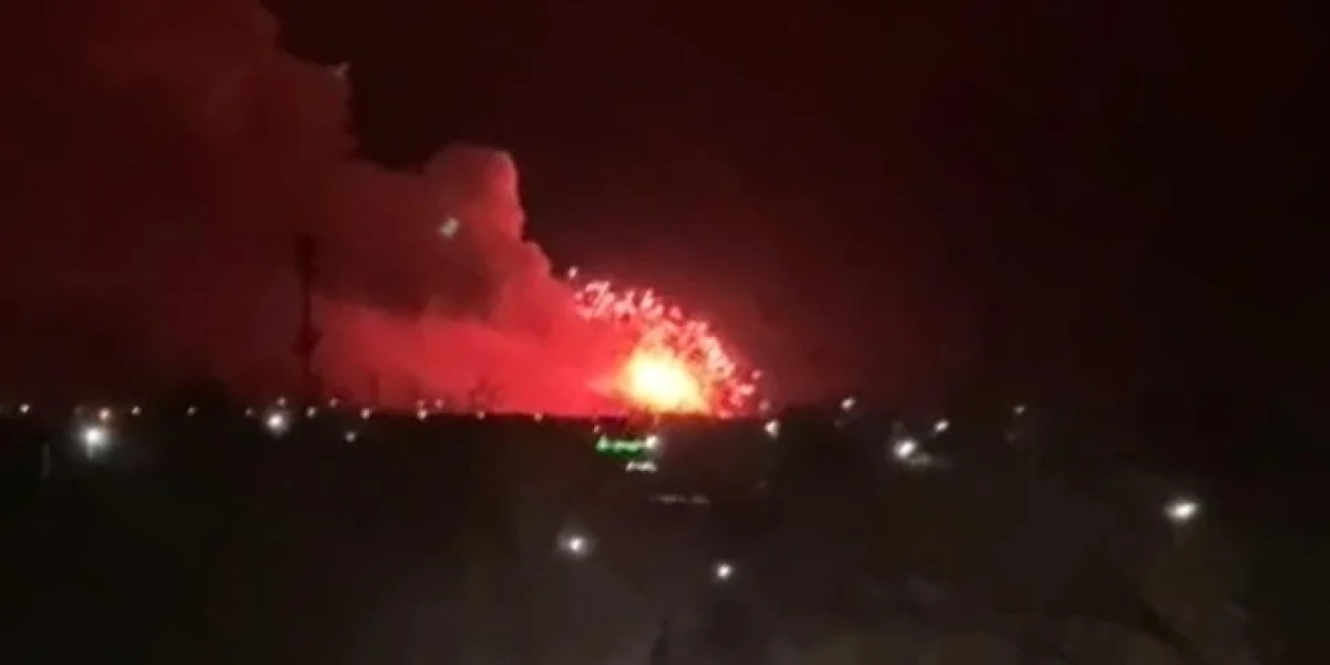 «Закрыли небо, подняли людей»: под Волгоградом пылает объект Минобороны, поселок спешно эвакуируют «Закрыли небо, подняли людей»: под Волгоградом пылает объект Минобороны, поселок спешно эвакуируют