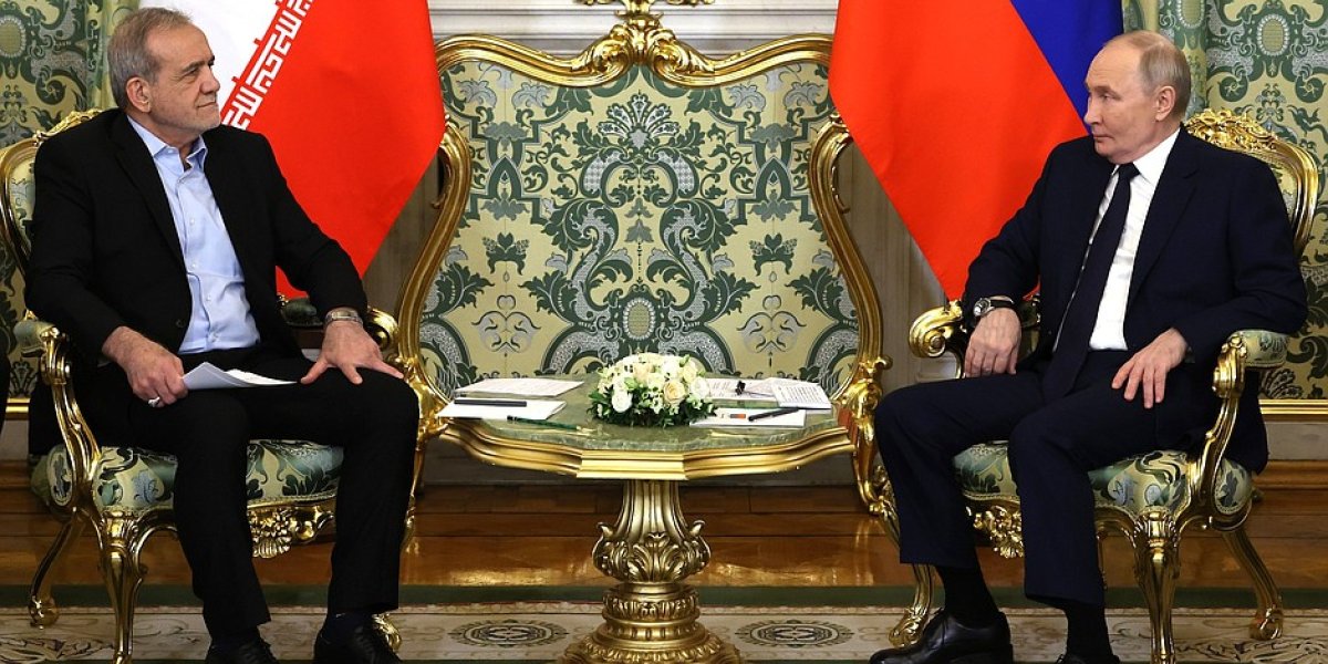 Секретный контракт на полмиллиарда: Россия вооружит Иран на фоне ультиматумов США Секретный контракт на полмиллиарда: Россия вооружит Иран на фоне ультиматумов США