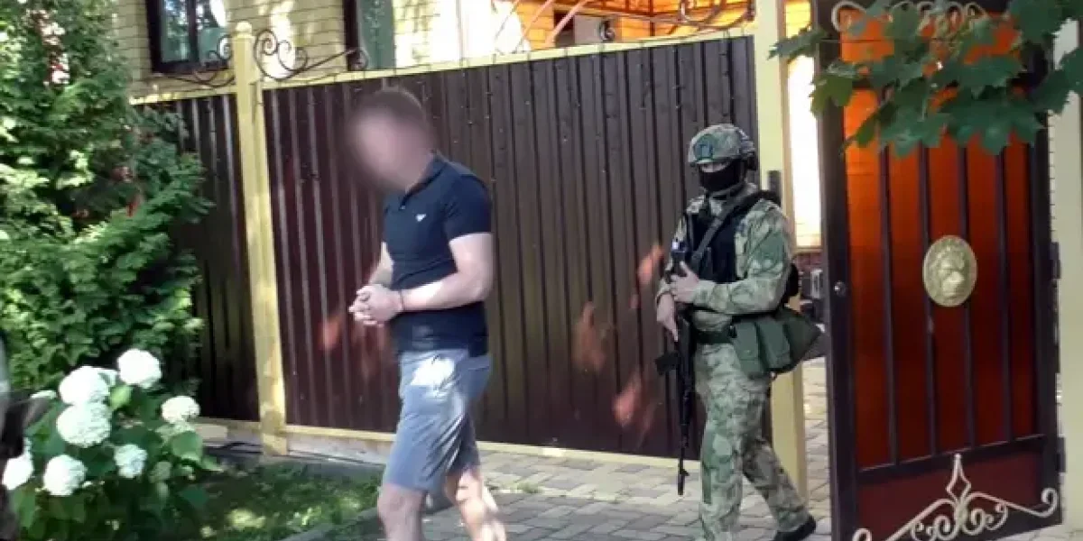 «Эти местные курицы сделают так, как им скажут». Разговор высших чиновников Ивановской области попал в Сеть «Эти местные курицы сделают так, как им скажут». Разговор высших чиновников Ивановской области попал в Сеть