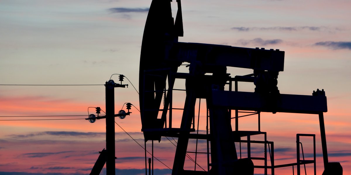 «Иранский вентиль»: Brent готовится к прыжку до $120, а в резервуарах Залива застряло 85 миллионов баррелей «Иранский вентиль»: Brent готовится к прыжку до $120, а в резервуарах Залива застряло 85 миллионов баррелей