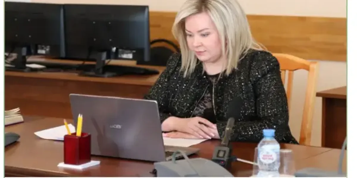 «Эти местные курицы сделают так, как им скажут». Разговор высших чиновников Ивановской области попал в Сеть «Эти местные курицы сделают так, как им скажут». Разговор высших чиновников Ивановской области попал в Сеть