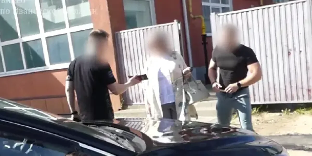 «Эти местные курицы сделают так, как им скажут». Разговор высших чиновников Ивановской области попал в Сеть «Эти местные курицы сделают так, как им скажут». Разговор высших чиновников Ивановской области попал в Сеть